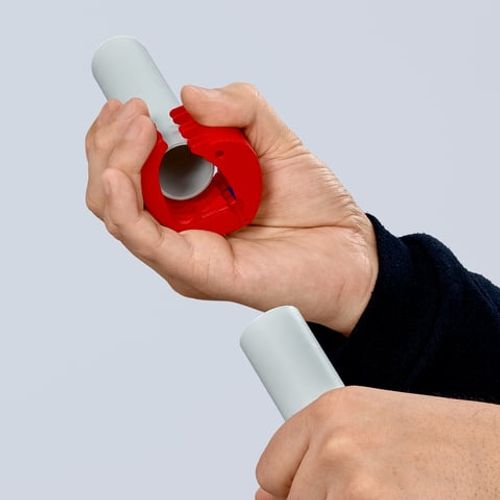 חותך צינורות ושרוולי איטום KNIPEX BiX® – מק״ט 90 22 10 BK