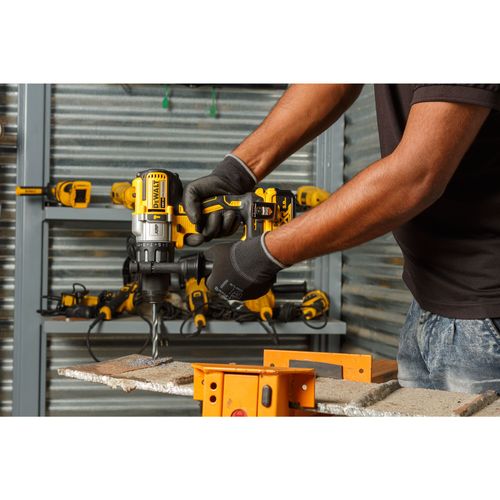 מברגה ומקדחה רוטטת נטענת DEWALT DCD996P2 18V XR - גוף צהוב שחור עם תפסן 13 מ