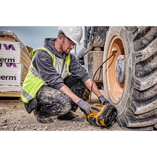 מדחס אוויר נטען DEWALT DCC018N 18V - לחץ עד 11 בר עם צג דיגיטלי, תאורת LED וצינור 75 ס