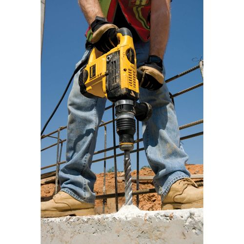 פטישון משולב DEWALT D25501K - כלי SDS-Max בהספק 1,100 וואט לקידוח בבטון עד 40 מ