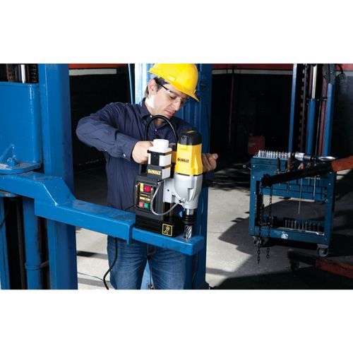 מקדחה מגנטית DEWALT DWE1622K - כלי 1,200 וואט לקידוח בפלדה עד 50 מ