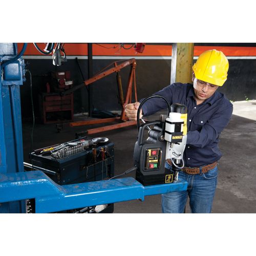 מקדחה מגנטית DEWALT DWE1622K - כלי 1,200 וואט לקידוח בפלדה עד 50 מ