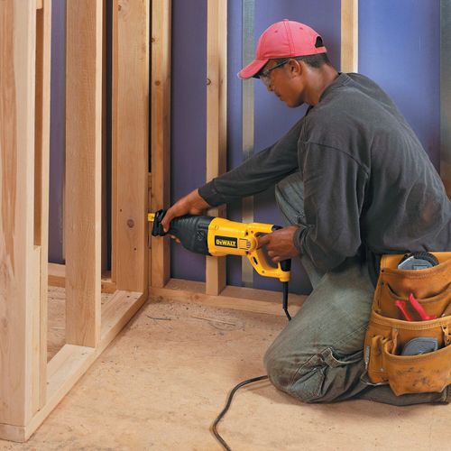 מסור חרב DEWALT DW311K - מסור פירוק 1,200 וואט עם מצב פנדל והחלפת מסורית מהירה