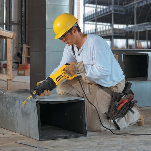 מסור חרב DEWALT DW311K - מסור פירוק 1,200 וואט עם מצב פנדל והחלפת מסורית מהירה
