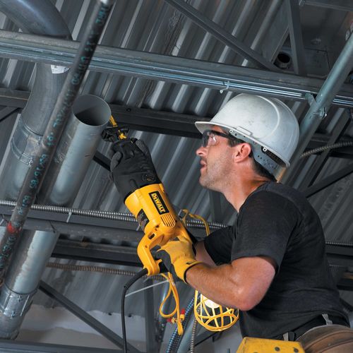 מסור חרב DEWALT DW311K - מסור פירוק 1,200 וואט עם מצב פנדל והחלפת מסורית מהירה