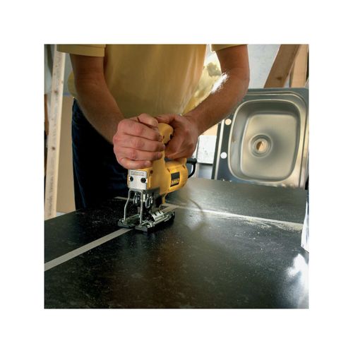 מסור אנכי DEWALT DW341K - מסור פנדל 550 וואט לחיתוך צורות בעץ ובמתכת עם מזוודה קשיחה