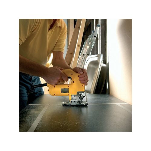 מסור אנכי DEWALT DW341K - מסור פנדל 550 וואט לחיתוך צורות בעץ ובמתכת עם מזוודה קשיחה
