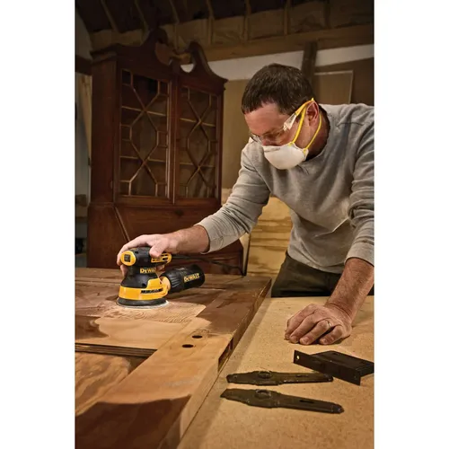 מלטשת אקסצנטרית DEWALT DWE6423 - מלטשת גימור 280 וואט לנייר 125 מ