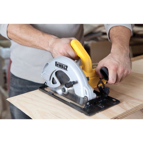 מסור עגול DEWALT DWE560 - מסור 1,350 וואט ללהב 184 מ