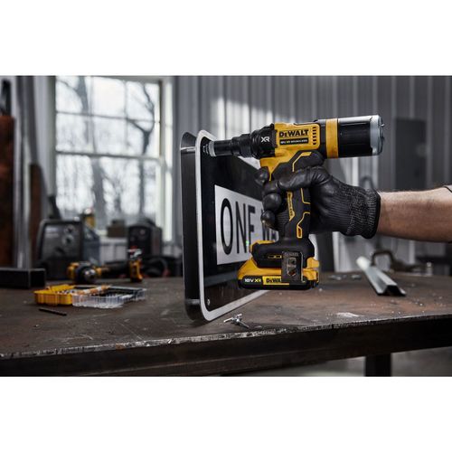 מכשיר ניטים נטען DEWALT DCF403NT 18V XR - גוף בלבד לניטים עד 4.8 מ