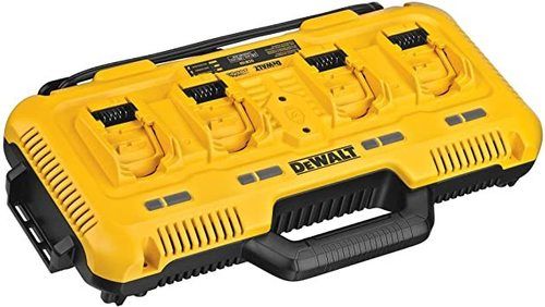 מטען מהיר DEWALT DCB104 בארבע יציאות - מטען קוואטרו לסוללות 12V, 18V XR ו-54V FlexVolt בטעינה סימולטנית