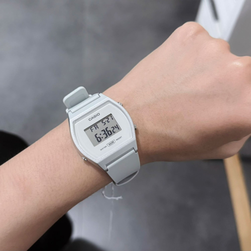 CASIO LW-204-7A