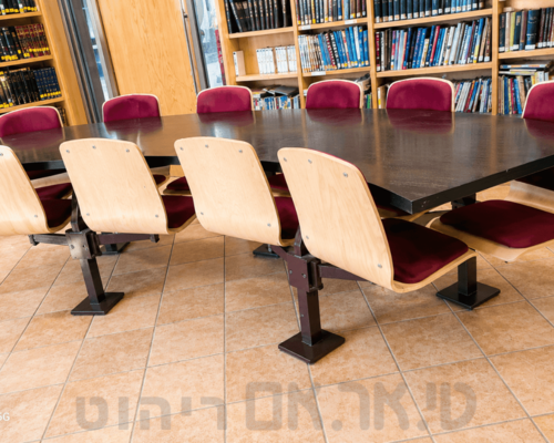 בית הכנסת האשכנזי אלון שבות – כיסאות רחף בהתאמה אישית