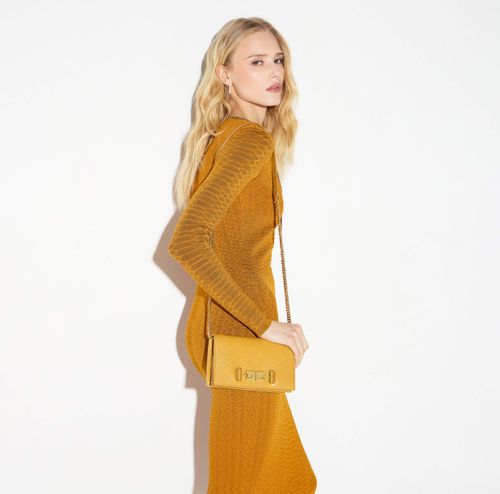 Shoulder bag with groumette chain