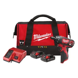מברגה / מקדחה עם כניסת ביט 12V + שתי סוללות 2.0AH MILWAUKEE