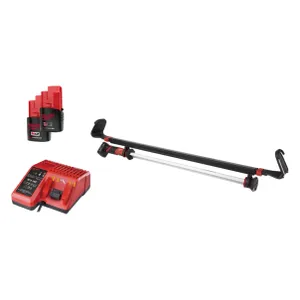 פנס LED נטען למכסה מנוע רכב 12V + שתי סוללות 2.0AH MILWAUKEE