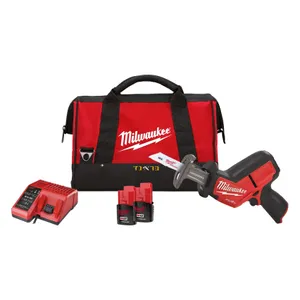 מסור חרב קמפקטי נטען 12V + שתי סוללות 2.0AH MILWAUKEE