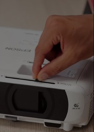 מקרן Epson EB-FH08 Full HD