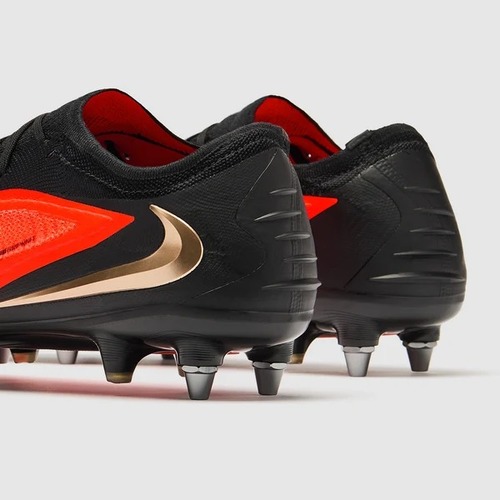 נעלי כדורגל מקצועיות  Nike Phantom 6 Low Elite SG-Pro