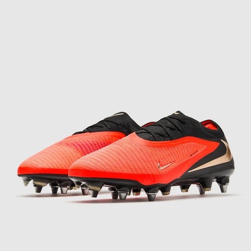 נעלי כדורגל מקצועיות  Nike Phantom 6 Low Elite SG-Pro