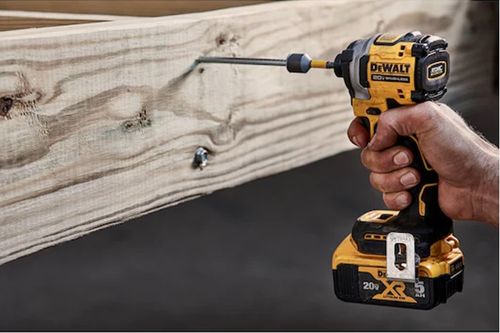 מברגת אימפקט 18V Brushless (גוף בלבד) DEWALT DCF850