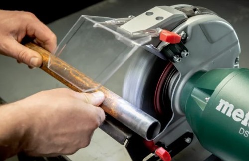 משחזת שולחן Metabo DS 150 Plus דגם 604160000 עם תאורת LED גלגלי 150 מ