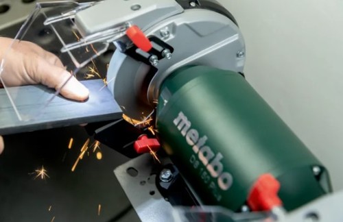 משחזת שולחן Metabo DS 150 Plus דגם 604160000 עם תאורת LED גלגלי 150 מ