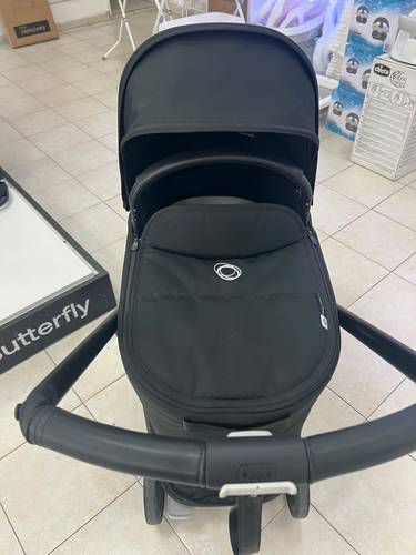 עגלת בוגבו דרגונפליי  אחרונה מתצוגה Bugaboo Dragonfly צבע ‏‏מרכב‏ שחור, ‏‏עריסה וטיולון שחור, גגון שחור מידנייט