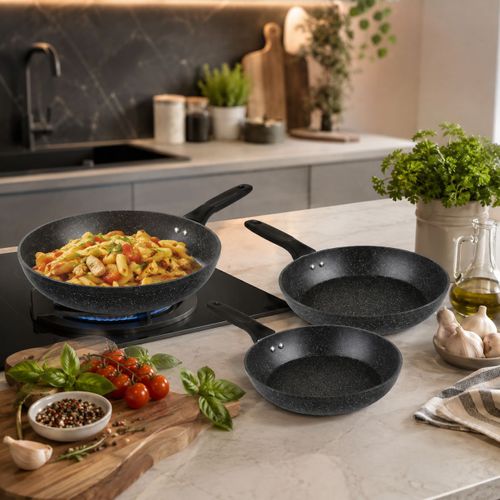 סט מחבתות BARI BLACK La Kitchenette לבישול במטבח