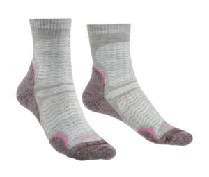 ULTRA LIGHT  WMNS MERINO PERFORMANCE גרבי Bridgedale