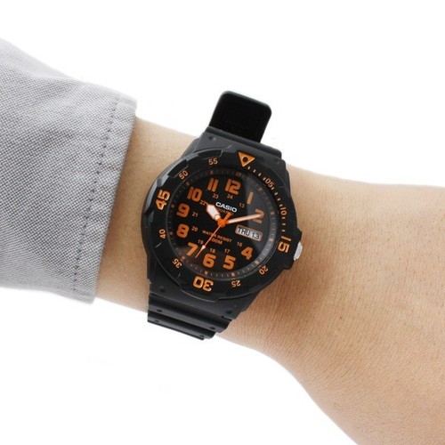 CASIO MRW-200H-4B מספרים ברורים צלילה 100 מטר 
