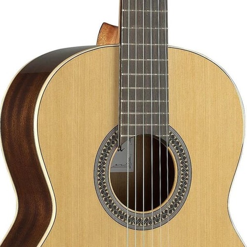 גיטרה קלאסית  + נרתיק ALHAMBRA 2 C Solid cedar Top + 10mm bag