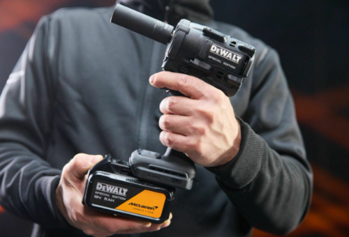 מפתח רטיטה 18V + סוללה 1 5A + מטען + מזוודה - מהדורת MCLAREN DEWALT  - יבואן רשמי