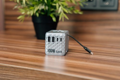 מתאם נסיעות Verbatim 100W GaN III Travel Adapter Blue 30192 ורבטים