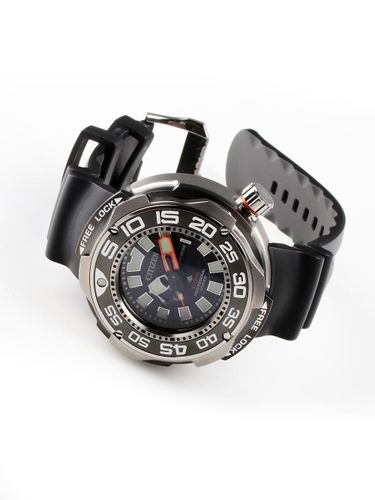 שעון סיטיזן Citizen BN7020-09E לגבר בצבע כסוף ושחור