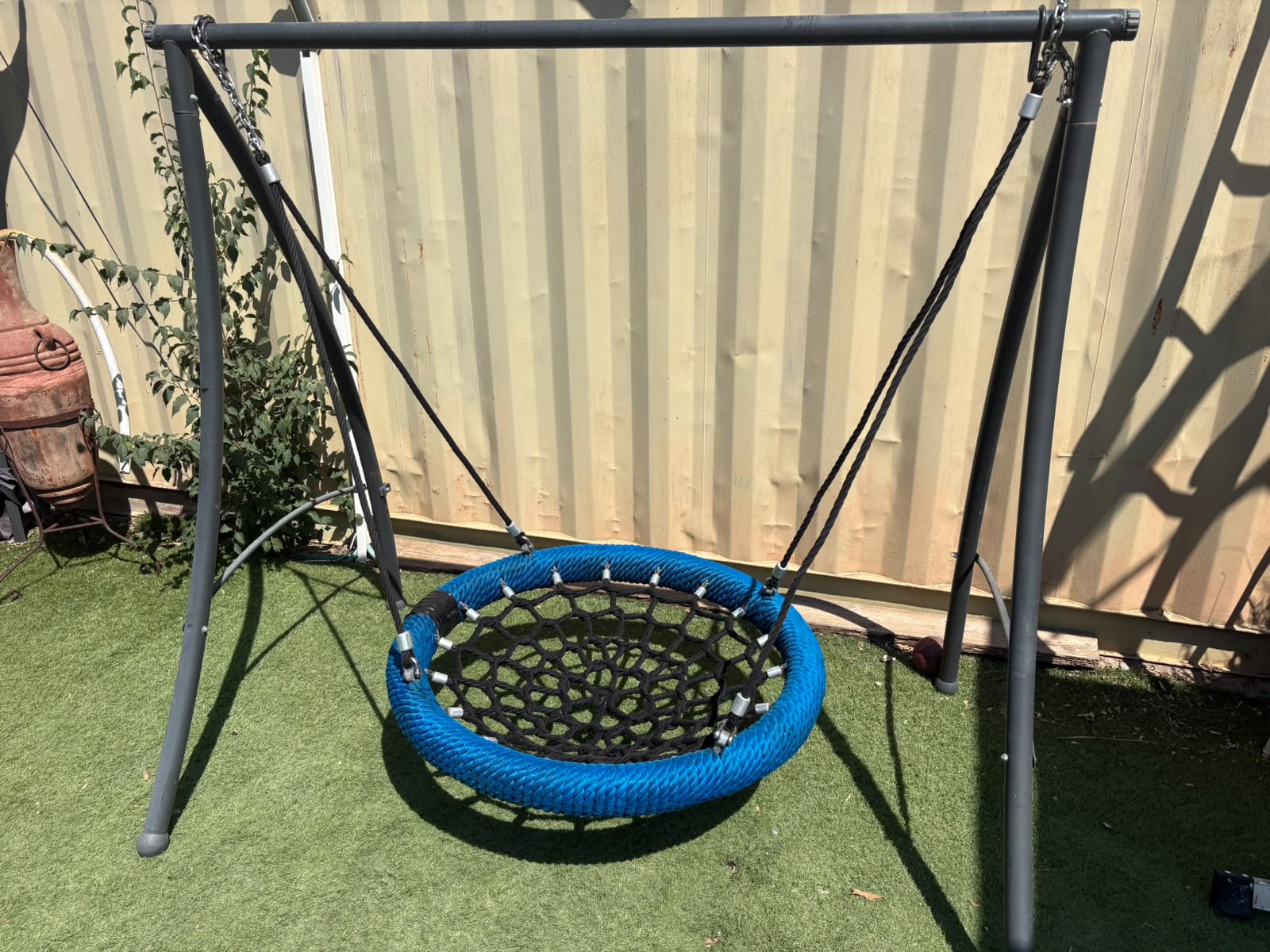 קן ציפור ציבורית מתצוגה\מחודשת