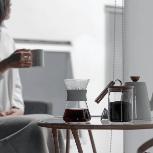 קנקן חליטה מזכוכית וחבק לבן HARIO Glass Coffee Maker