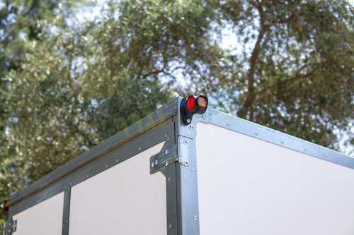 נגרר סגור פאנל אלומיניום מבודד משקל כולל 750 ק