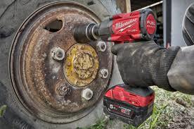 מפתח רטיטה M18 FMTIW2F12 D1/2 כולל סוללה 5AH מבית Milwaukee מילווקי