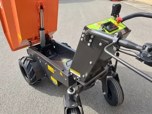 מריצה חשמלית ממונעת DELEKS ME500EL עם ארגז מורם ומערכת הטיה הידראולית