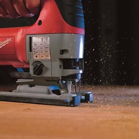 מסור אנוכי 750W דגם JSPE 135 TX מבית MILWAUKEE מילווקי