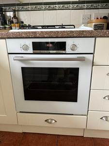 תנור בנוי לבן 71 ליטר Bosch HQA534BW3B משולב אדים חדש 2026
