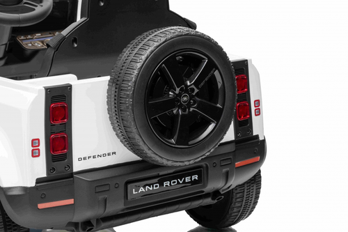 מכונית ממונעת 12V לילדים לנדרובר דיפנדר Land Rover Defender עם דלתות נפתחות, מערכת מולטימדיה מתקדמת ותאורת לד - שחור