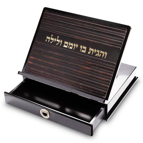 שטנדר מעץ עם פלקטה דמוי עור ומגירה 38x30 ס