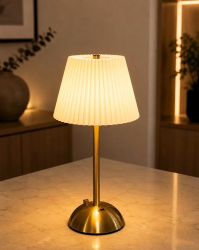 מנורת טאצ' LED נטענת בגוון  שמנת