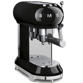 מכונת קפה צבע שחור smeg בעיצוב רטרו ECF01BLEU