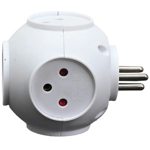 מפצל חשמל קומפקטי - 4 שקעים ו-Semicom Switch USB Type-C