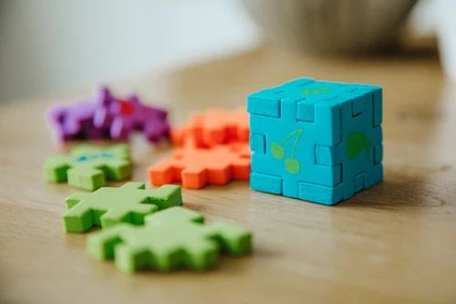 משחק סט האפי קיוב ג'וניור לגילאי 4 עד 7 שנים