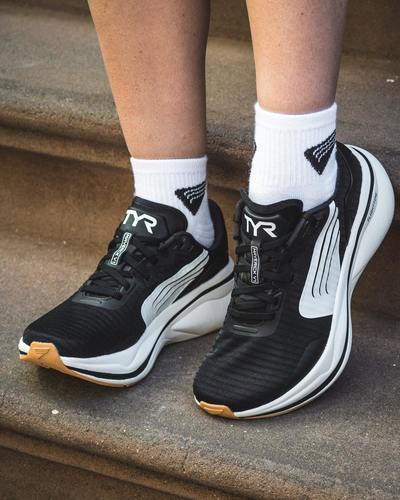 נעלי ריצה MAVERICK V1 MEN WHITE/BLACK GUM