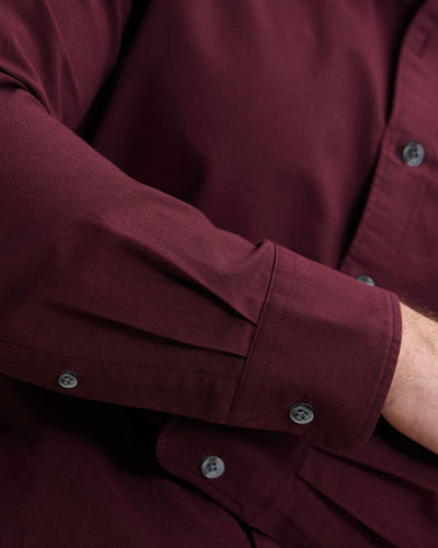 חולצת אוקספורד בורדו גזרת קלאסיק - Burgundy stretch washed Oxford classic fit shirt